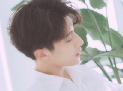 孤独伤感个性签名男生专属2019精选 世界那么大能遇见已经很好_QQ签名