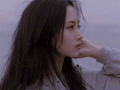伤感个性签名女生心碎想哭 别那么殉情没人会在乎你_QQ签名