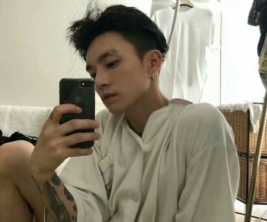 累感不爱的伤感个性签名2019 真的厌倦了所有的虚情假意_QQ签名