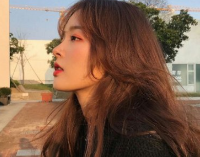 女生失恋伤感个性签名一看就哭 童话已经结束遗忘就是幸福_QQ签名