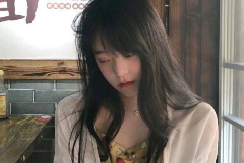 痛到心碎的句子个性签名伤感 我爱过也恨过我很快乐也很难过_QQ签名