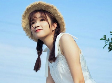 最新版分手个性签名女生伤感 喜欢你到满身伤痕也不想放弃_QQ签名