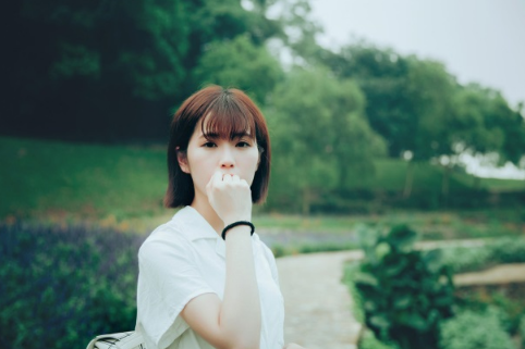 爱到心碎绝望的签名伤感大全2018 真正的告别是没有声音的_QQ签名