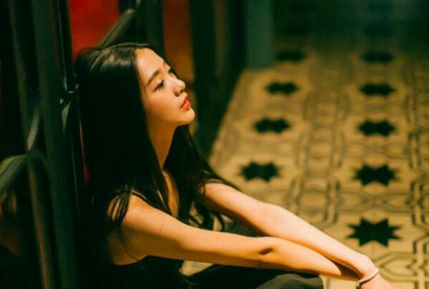 假装无所谓的个性签名伤感 九十九步是爱最后一步是尊严_QQ签名