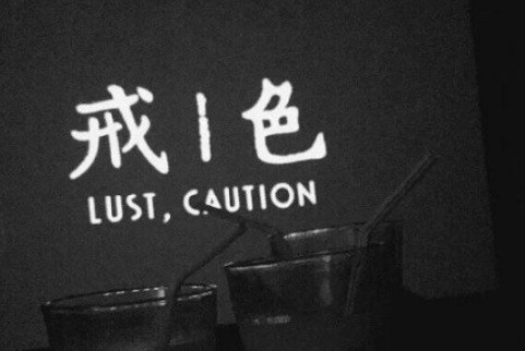 2018想找个女朋友伤感签名 我不想再流浪只想找一个人靠岸_QQ签名