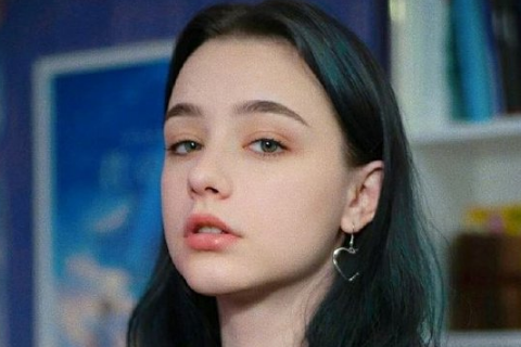 假装无所谓的伤感签名拽一点的2018 心中藏恶鬼眼中无良人_QQ签名