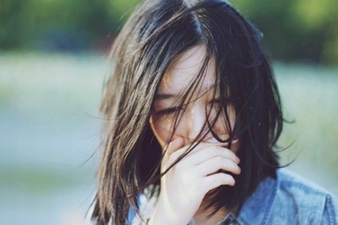2018微信个人签名伤感的女人 爱你是三万里程的孤单_QQ签名