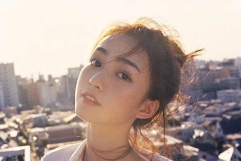 孤单伤感个性签名莫名的想哭2018 再也不要碰感情了_QQ签名