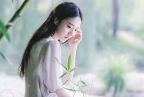 伤感悲伤的个性签名快手专用 一腔梗咽说出那脊骨之痛的过去_QQ签名