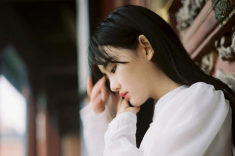 唯美有诗意的伤感个性签名2018 充满悲伤的古风个性签名_QQ签名