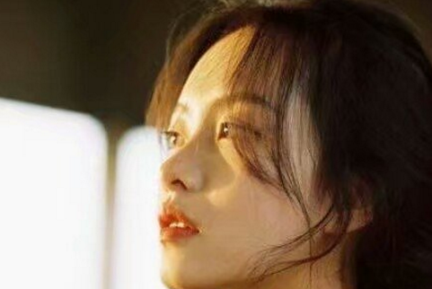 女生版伤感的个性非主流签名大全 不要自作多情受伤的是自己_QQ签名