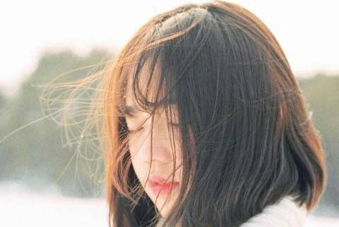 最新伤感的网络签名唯美句子 有阳光的早上什么都可以重新开始_QQ签名