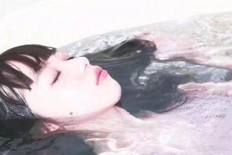 心碎到窒息的心情签名大全2017 无法忽视的心碎感受签名_QQ签名