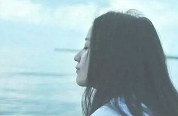 带有埋怨的伤感个性签名合辑 我像个大病初愈始终有创口_QQ签名