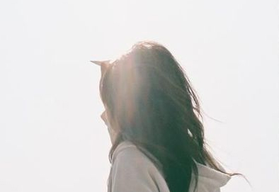 伤感qq个性签名心碎女生最新版 我只想待在你的身边_QQ签名