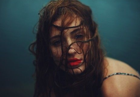 微信伤感个性签名2016 如果时光渲染了记忆我会努力忘记_QQ签名
