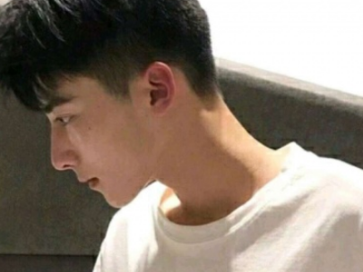 00后非主流网名个性男生 伪装的代名词_QQ网名