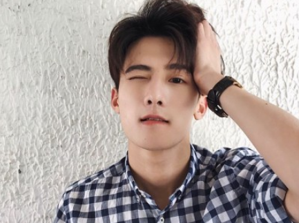 好听的男生网名成熟一点 骨子里都是戏_QQ网名