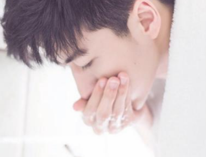 最忧伤的男生微信网名2019 花落有期人无期_QQ网名