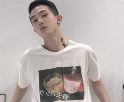 2019最新男生微信网名大全伤感颓废 乱了心丢了情_QQ网名