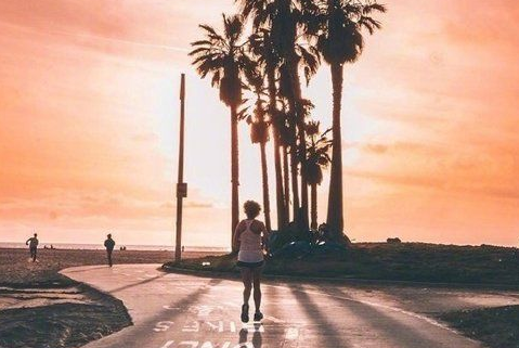 2018微信网名经典男生大全成熟 瑾色安年谁许我一世荒芜_QQ网名