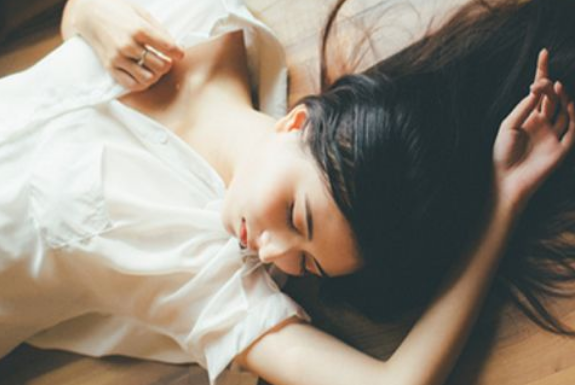 2018女生唯美伤感网名大全 我们注定是彼此的过客_QQ网名