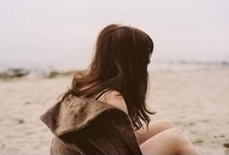 女生分手后的伤感微信名字2018最新 有些伤终生难愈_QQ网名