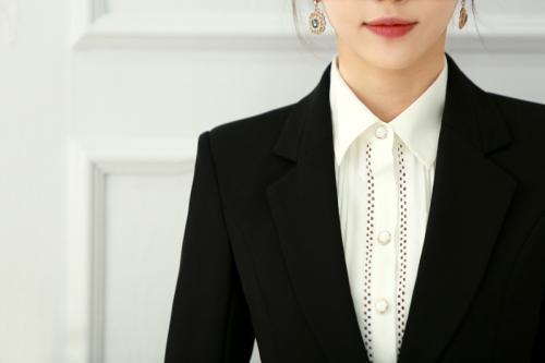 简单大方的女生微信网名2018最新 形同陌路_QQ网名