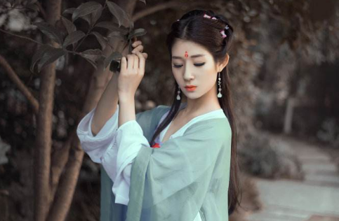 唯美好听的女生古风网名2018精选 你的心是否为爱枯萎老去_QQ网名