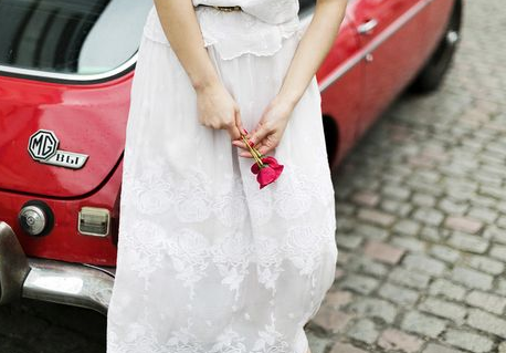 2018情人节幸福爱情qq网名女生专属 只想完整拥有你_QQ网名