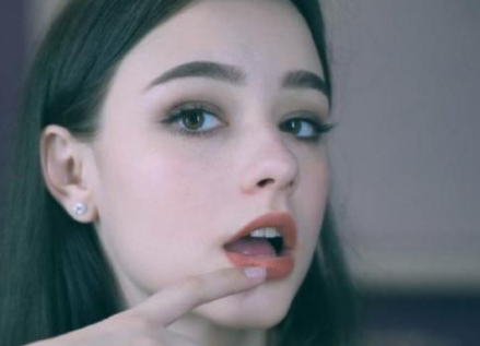 虐心伤感qq网名女生专属2018最新 留不住的人像阵风_QQ网名