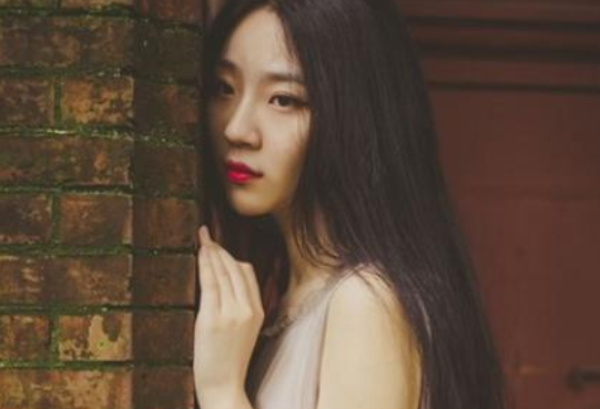 女生网名伤感2018心碎简单网名精选 阳光耀眼让我看不透你的心_QQ网名