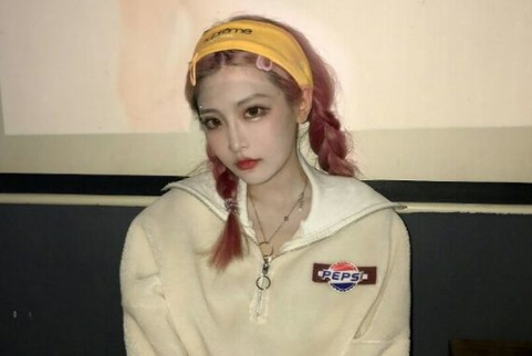 超拽女生网名两个字2018女王范 街头只剩我一人独徘_QQ网名