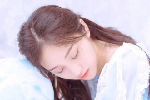 2018最流行的网红网名女吸引人 好听的网红网名女生两个字_QQ网名