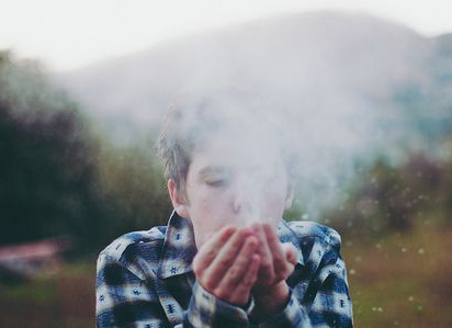 伤感网名女生失恋心情不好的 你总和我说她多好_QQ网名