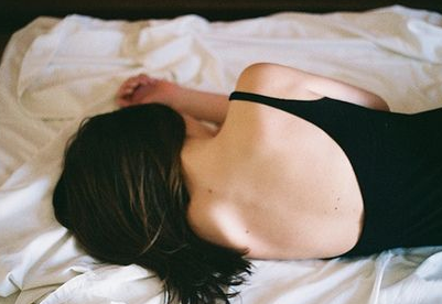 女生网名大全伤感想落泪的 情到深处放不下_QQ网名