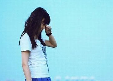 扣扣网名女生独特简单个性网发布 捂着心脏逞强的微笑_QQ网名