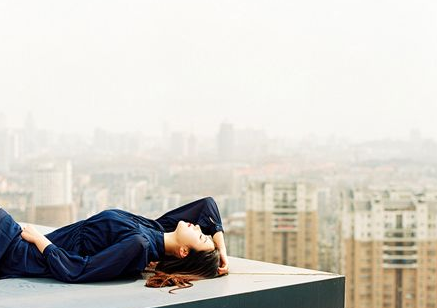 好听的微信名字大全女生伤感 深情拥抱一场空_QQ网名
