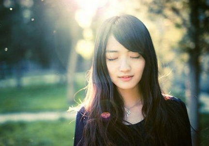 拉风女生个性昵称非主流的 以女王姿势俯视全世界_QQ网名