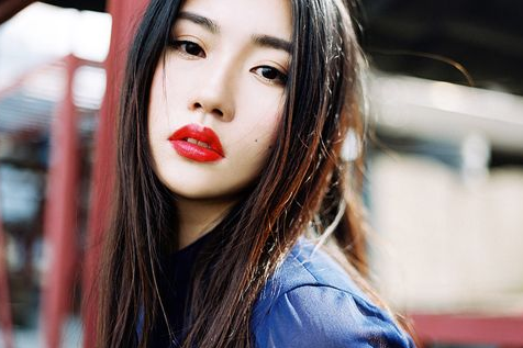2015qq网名女生伤感最新版 活该没人陪伴你i_QQ网名