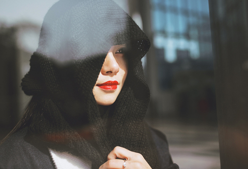 意境伤感女生网名2015 旧街小巷早已荒凉_QQ网名