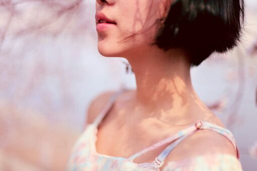 繁体字网名女生伤感 抱不住太陽的深海_QQ网名