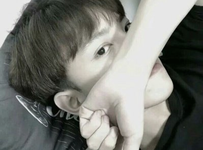 有内涵的男生网名寓意很深 她的拥抱比较暖吗_QQ网名