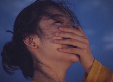 朋友圈有点伤感的心情短语 我们还能回到从前吗_QQ说说