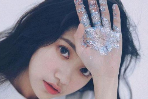 伤感说说心情短语女生2018 全世界每个人都在寻找另一半_QQ说说
