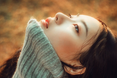 假装无所谓的伤感心情说说2017 假装坚强的女生伤感说说_QQ说说