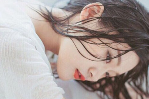 暗恋一个的伤感说说唯美大全 关于暗恋的唯美悲伤的句子_QQ说说