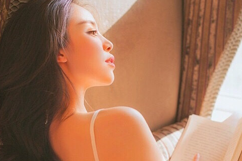 对一个人伤心失望的伤感爱情说说 心碎绝望的爱情句子说说_QQ说说