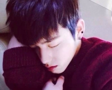 无奈悲伤qq伤感说说男生版心累 只因你逼得我不得不放手_QQ说说
